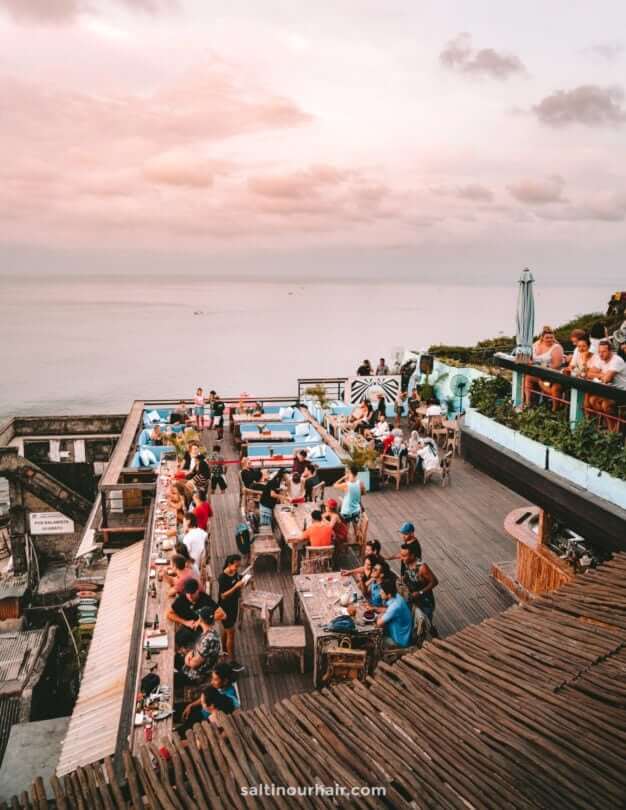 Artikel Sunset Point Uluwatu Bar Baru