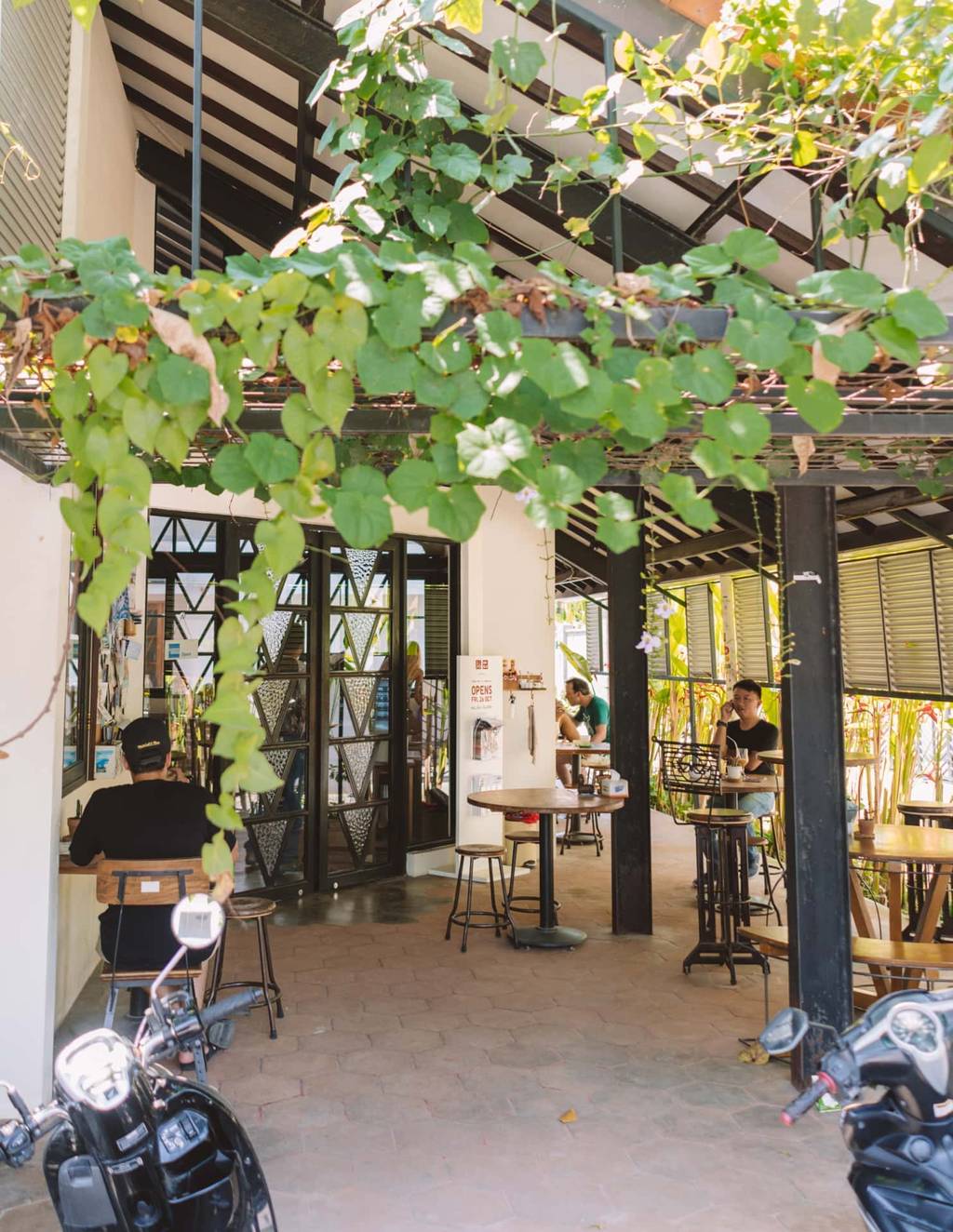best restaurants canggu hungry birds