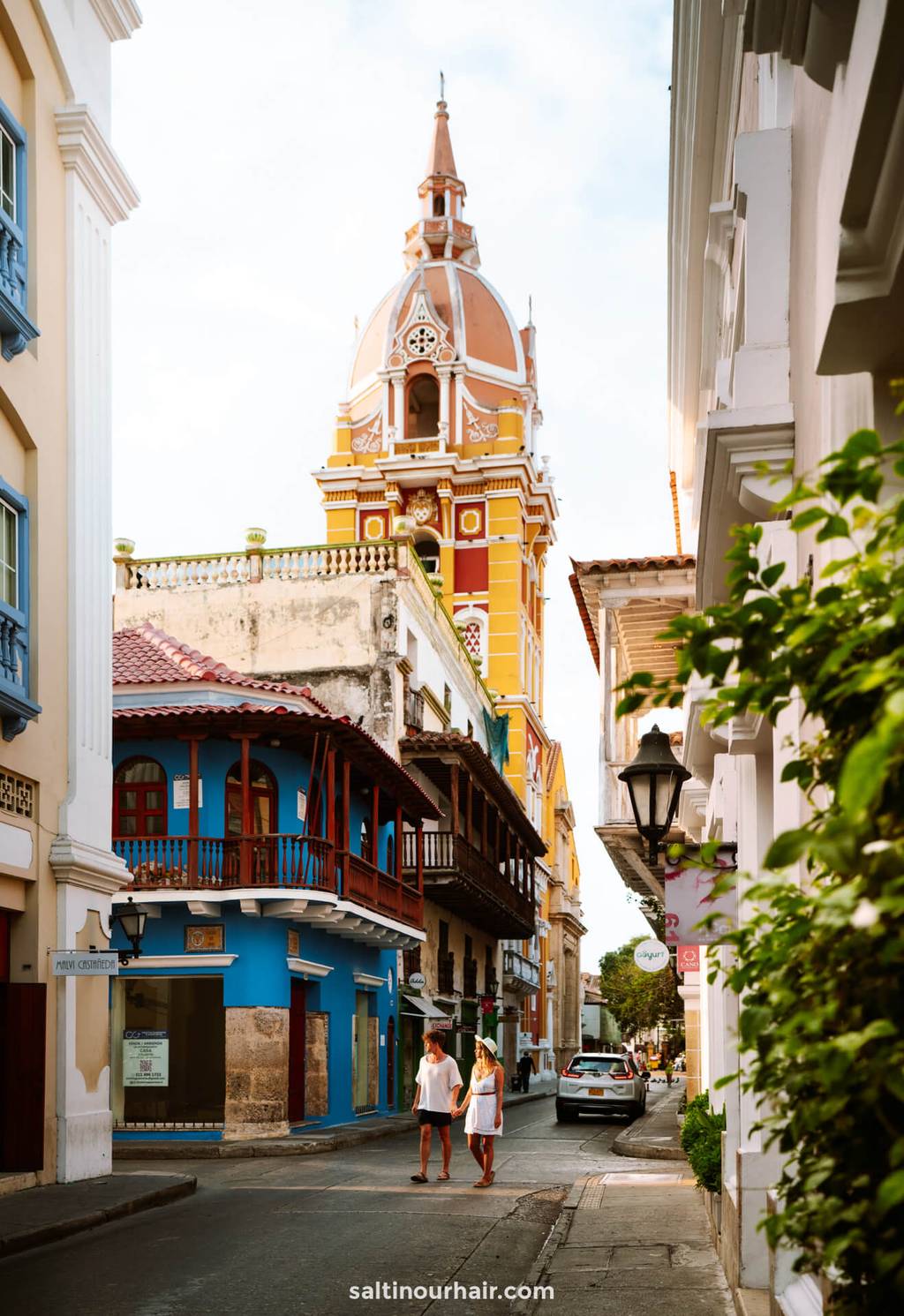 best things to do colombia cartagena streets