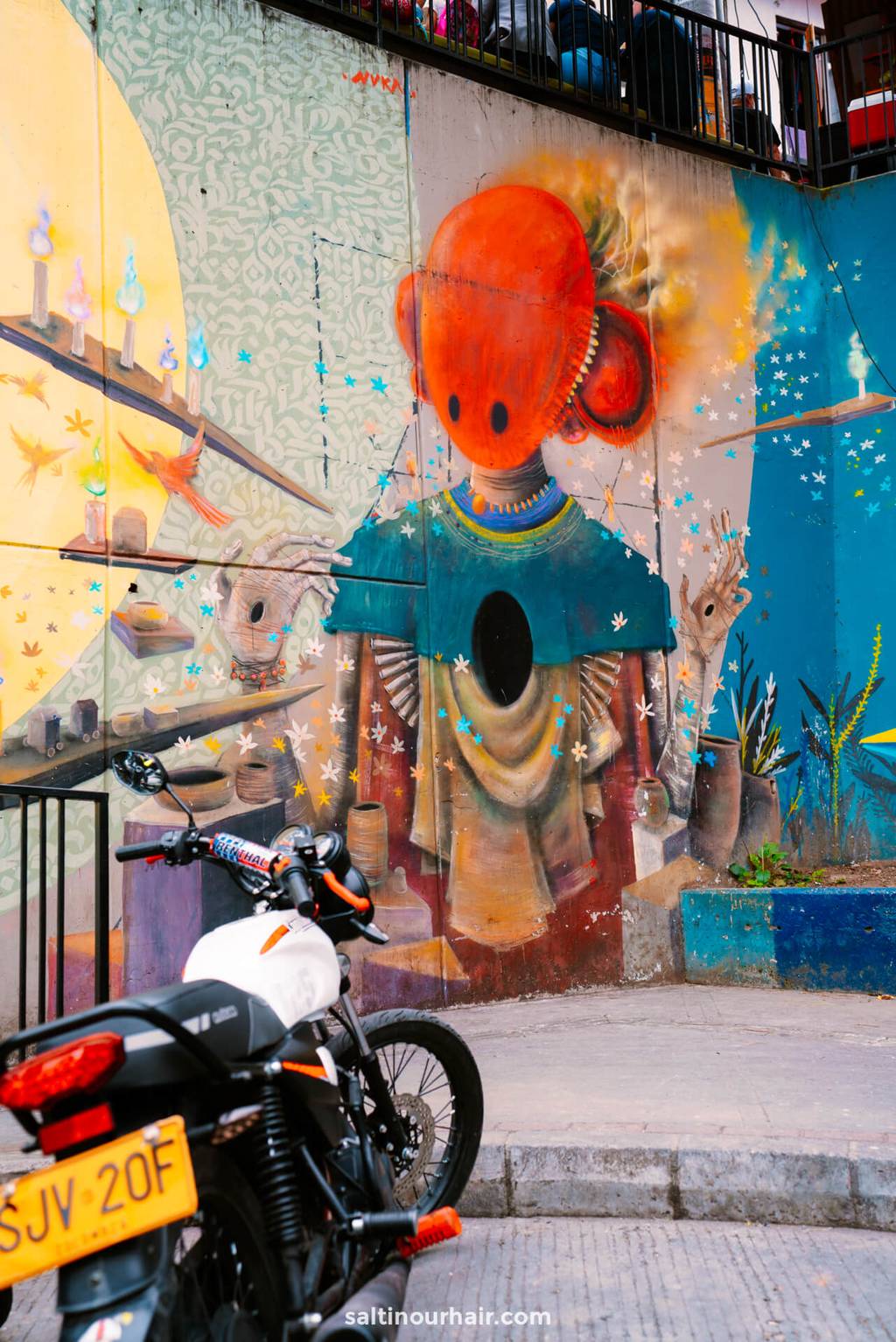 Comuna 13 street art medellin