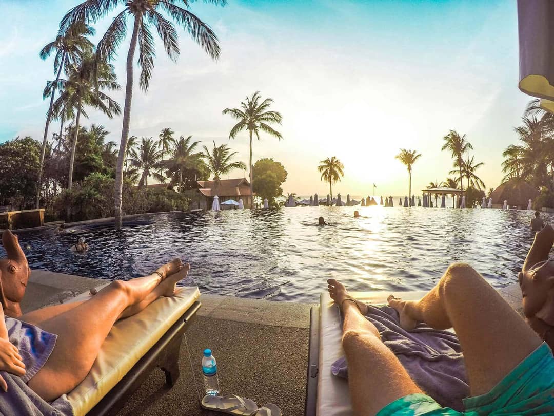 koh lanta resort couple