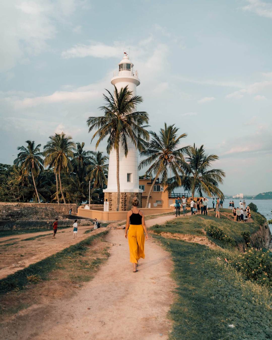 Galle Fort lighthouse day tour from Mirissa by private taxi