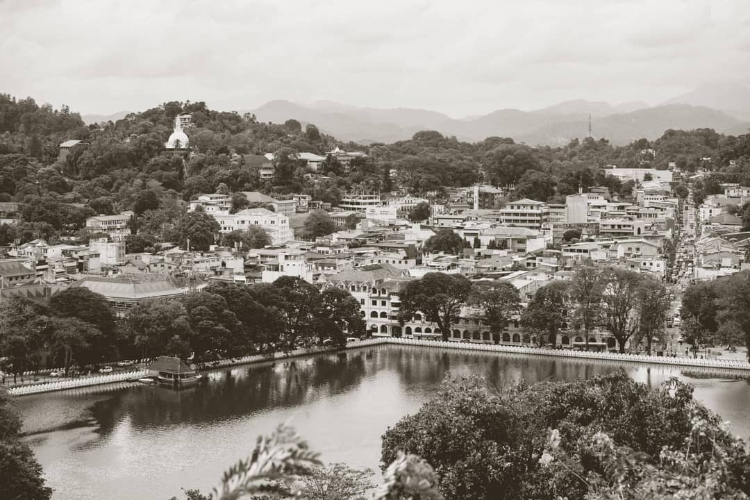 kandy lake