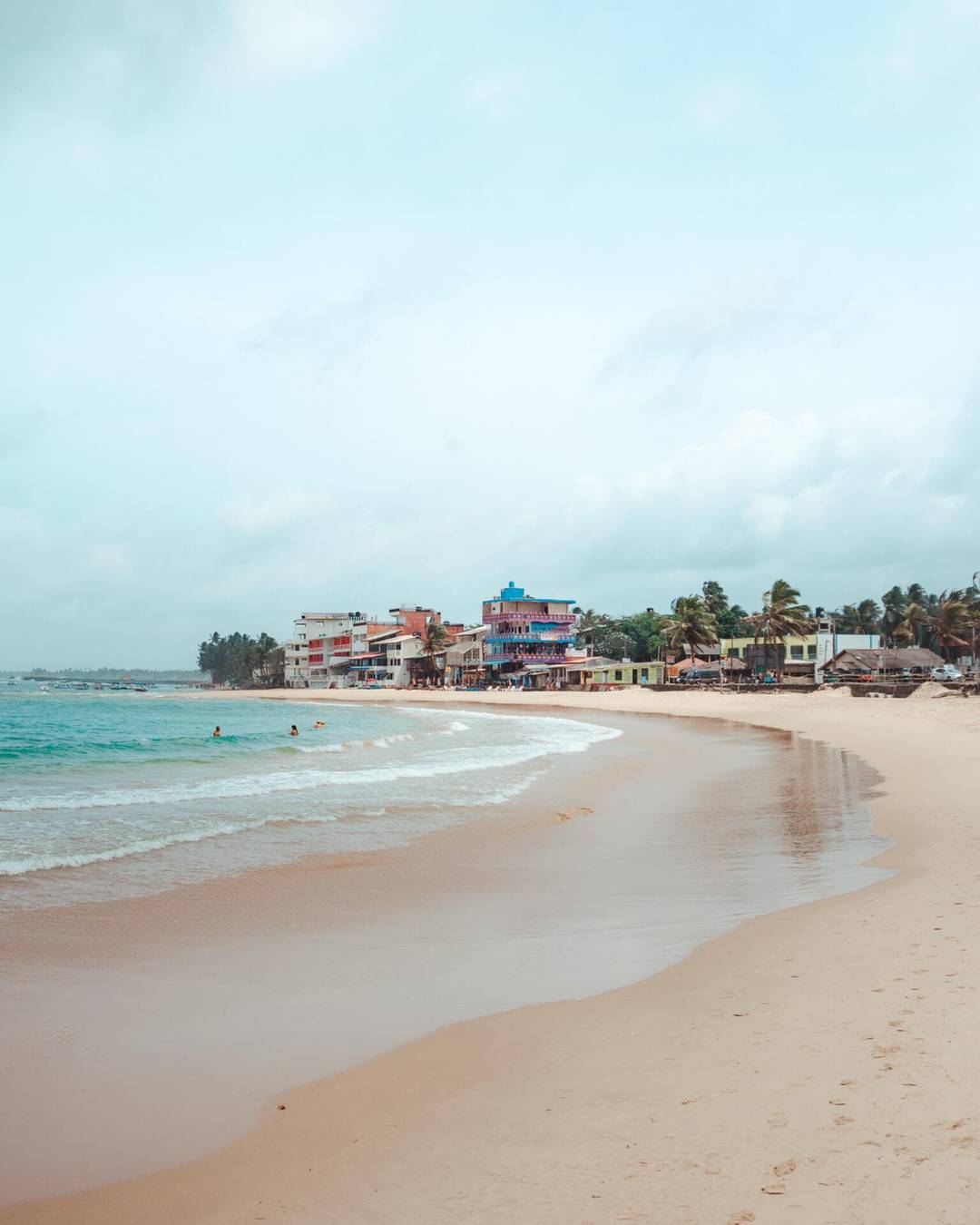 sri lanka beaches hikkaduwa