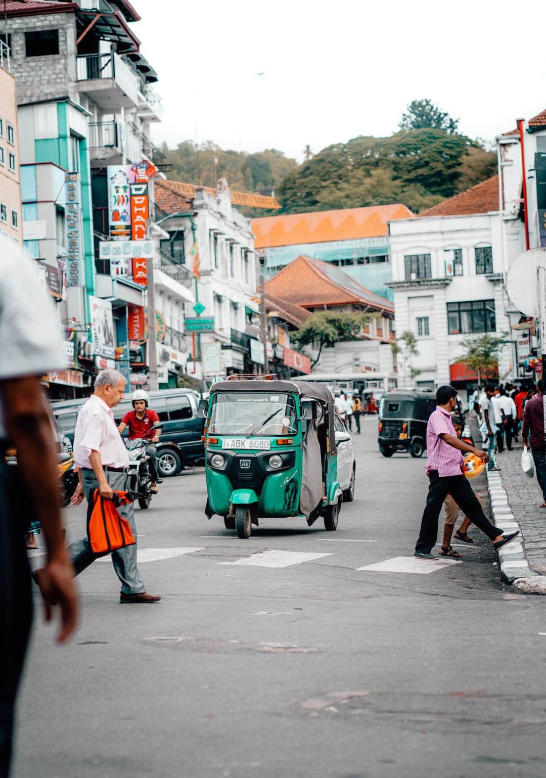 sri lanka tuktuk