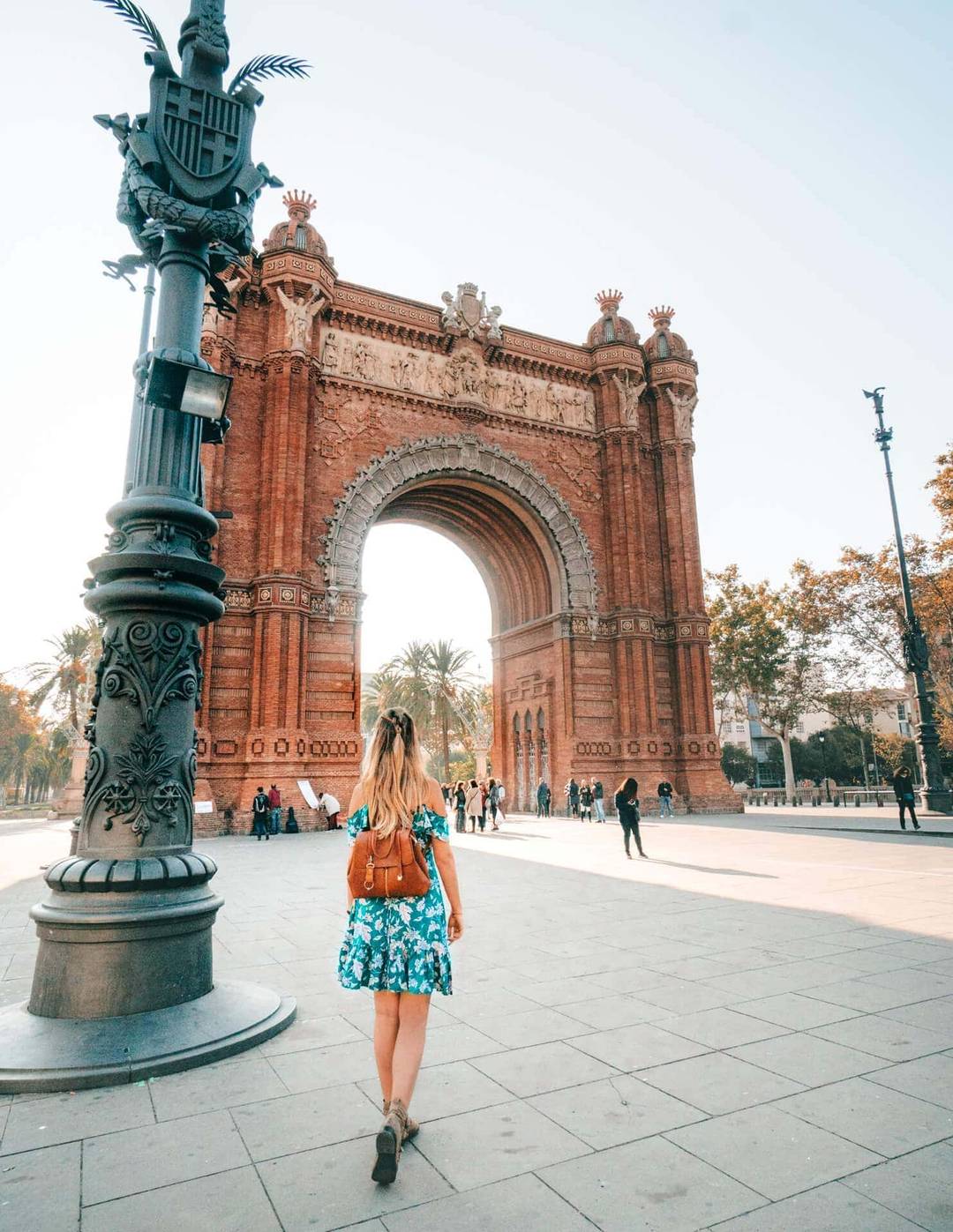barcelona city trip guide arc de triomphe