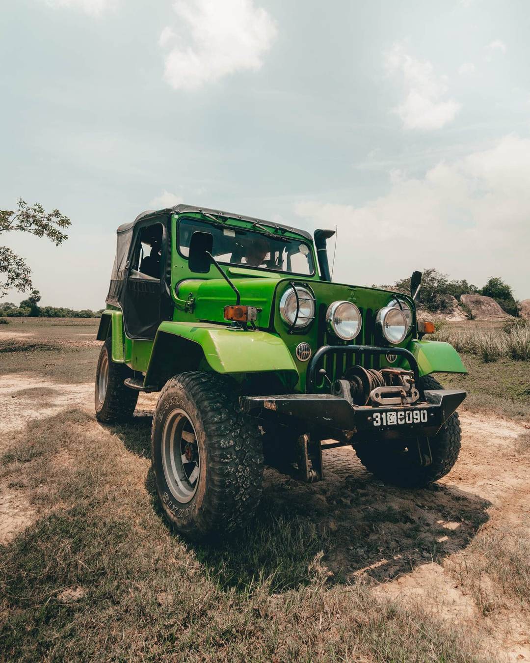 road trip east coast sri lanka jeep