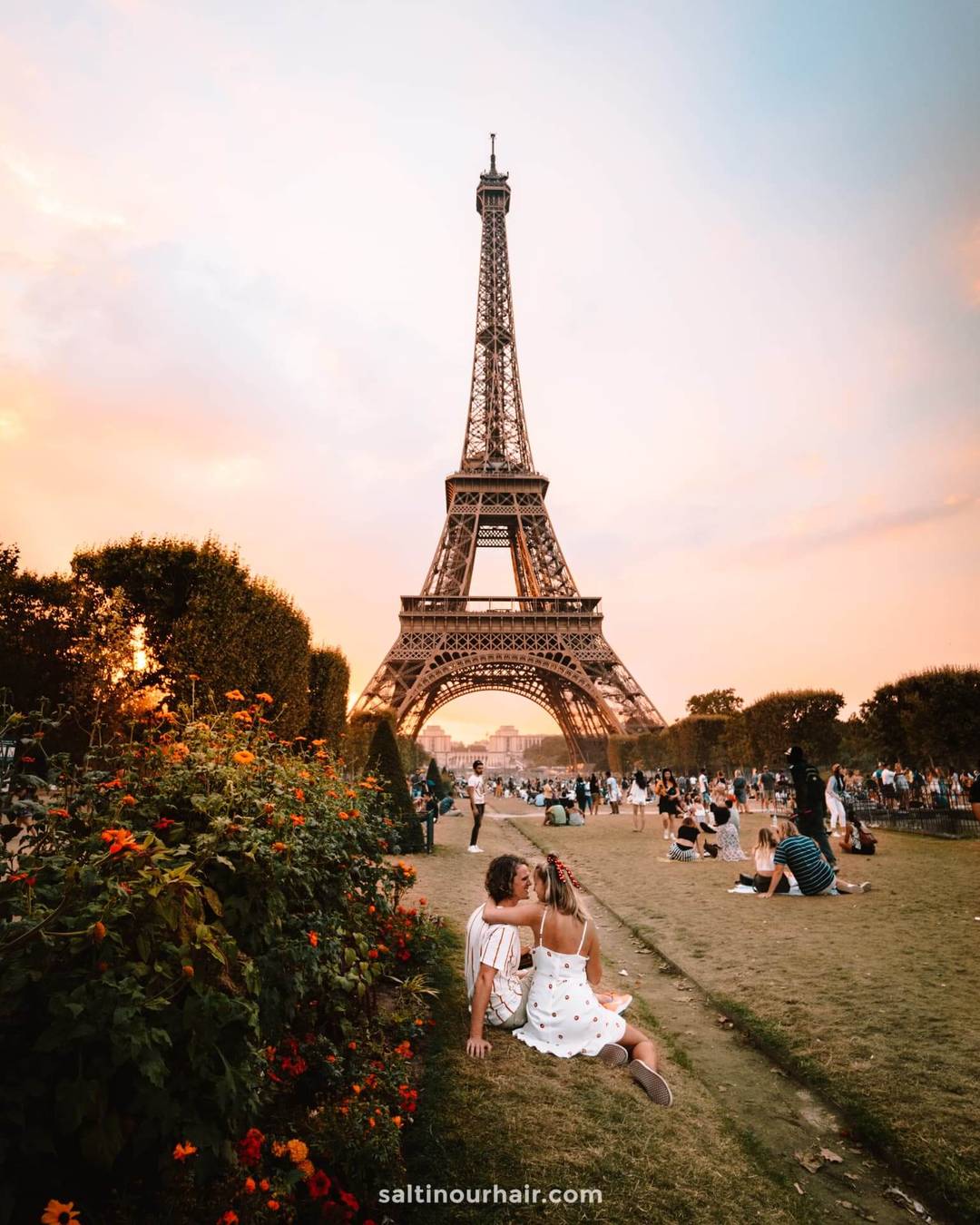 paris city trip eiffel tower