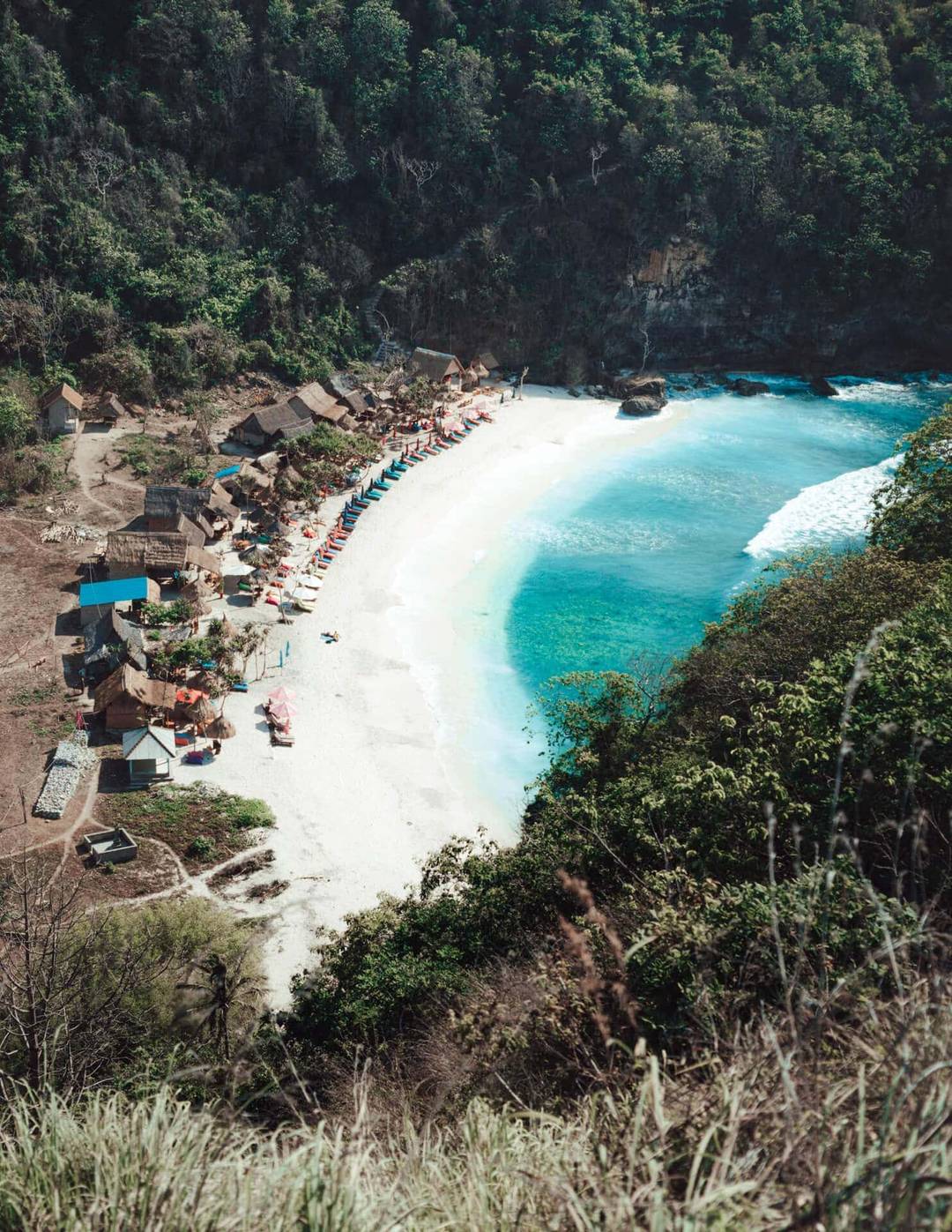 nusa penida trip atuh beach