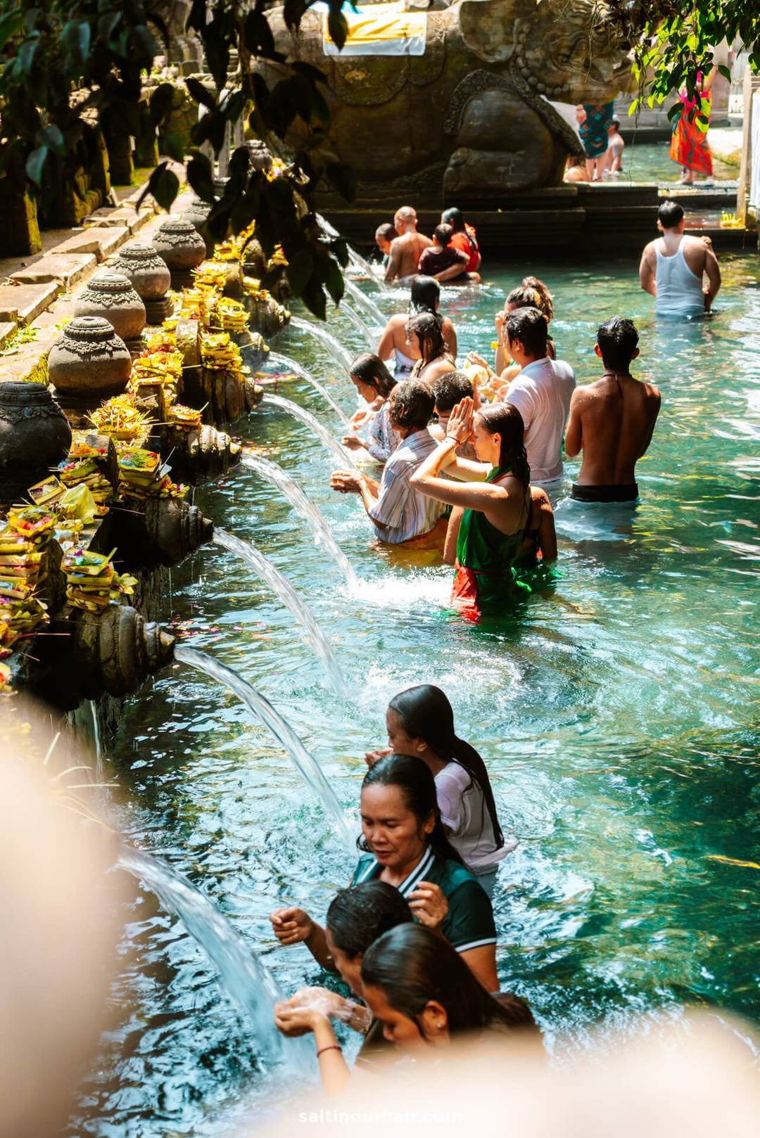 bali traditional ceremonie 