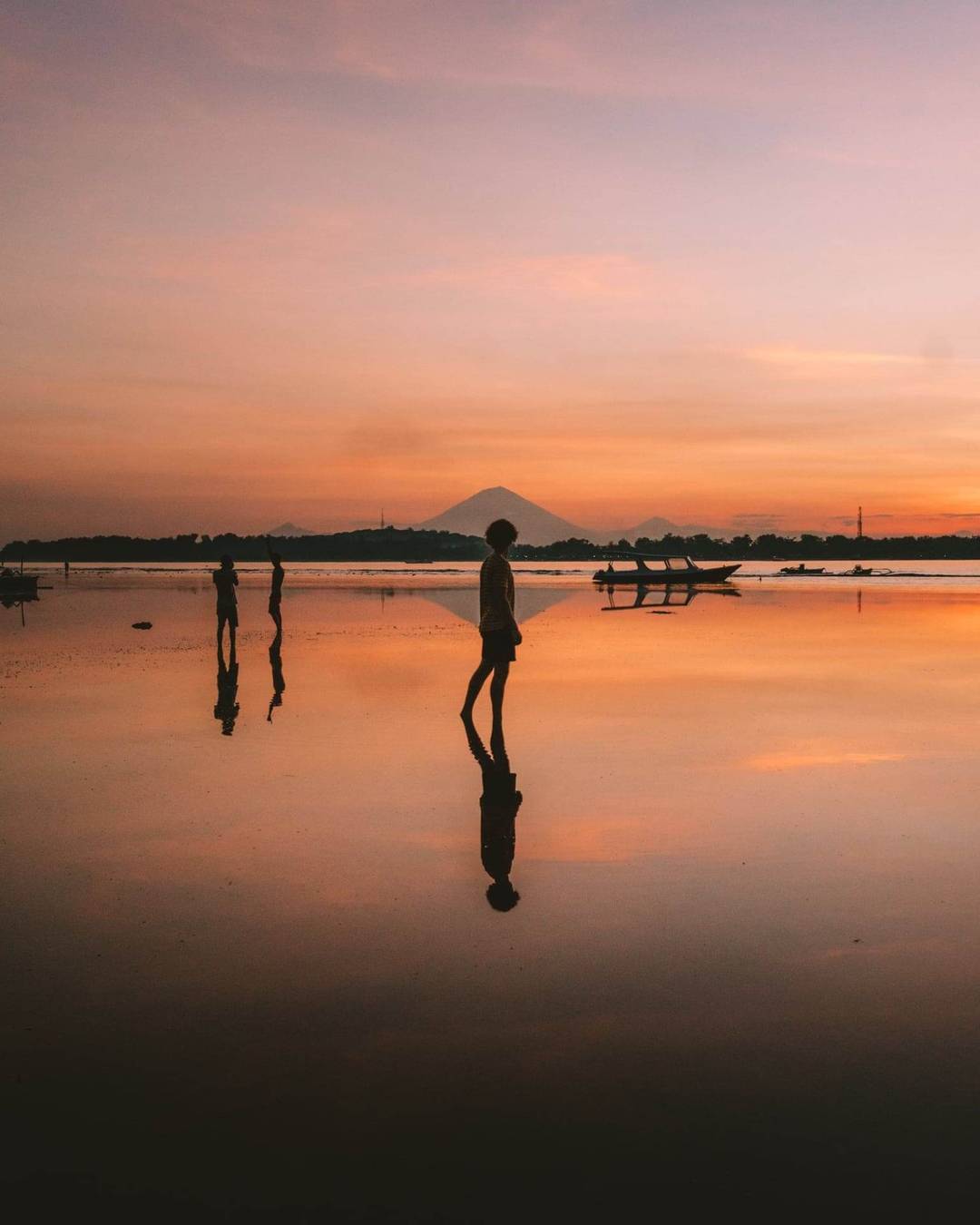 things to do gili air sunset mount agung