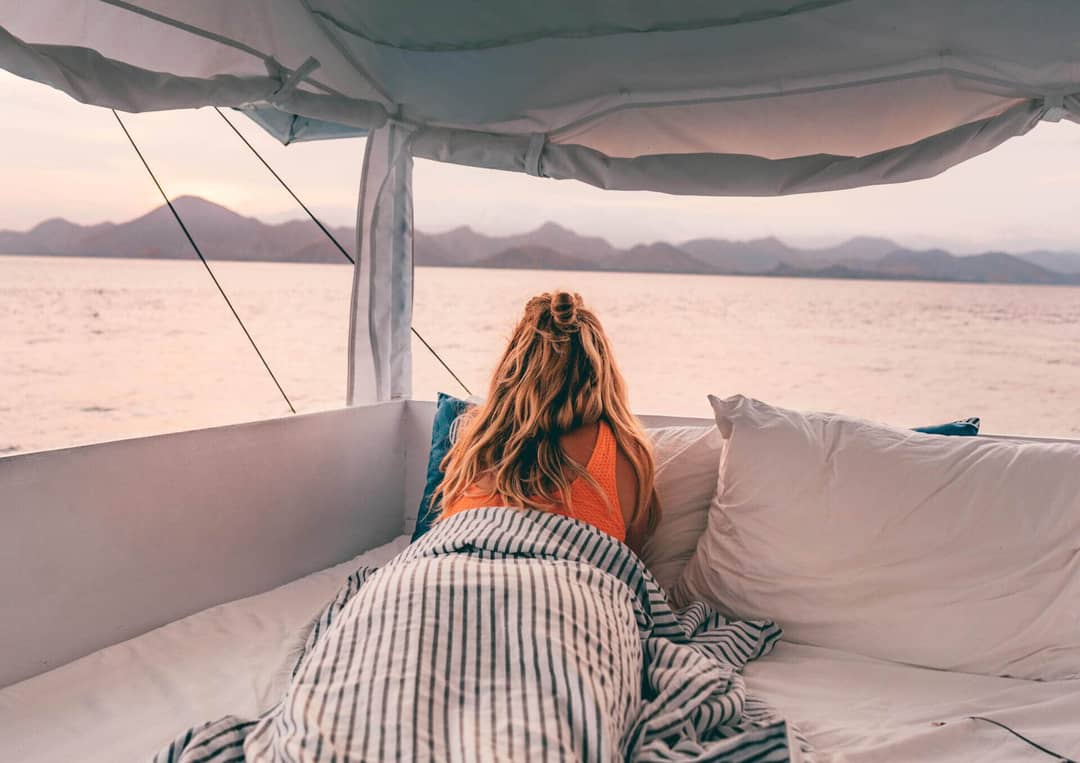 things to do komodo flores sunrise bed