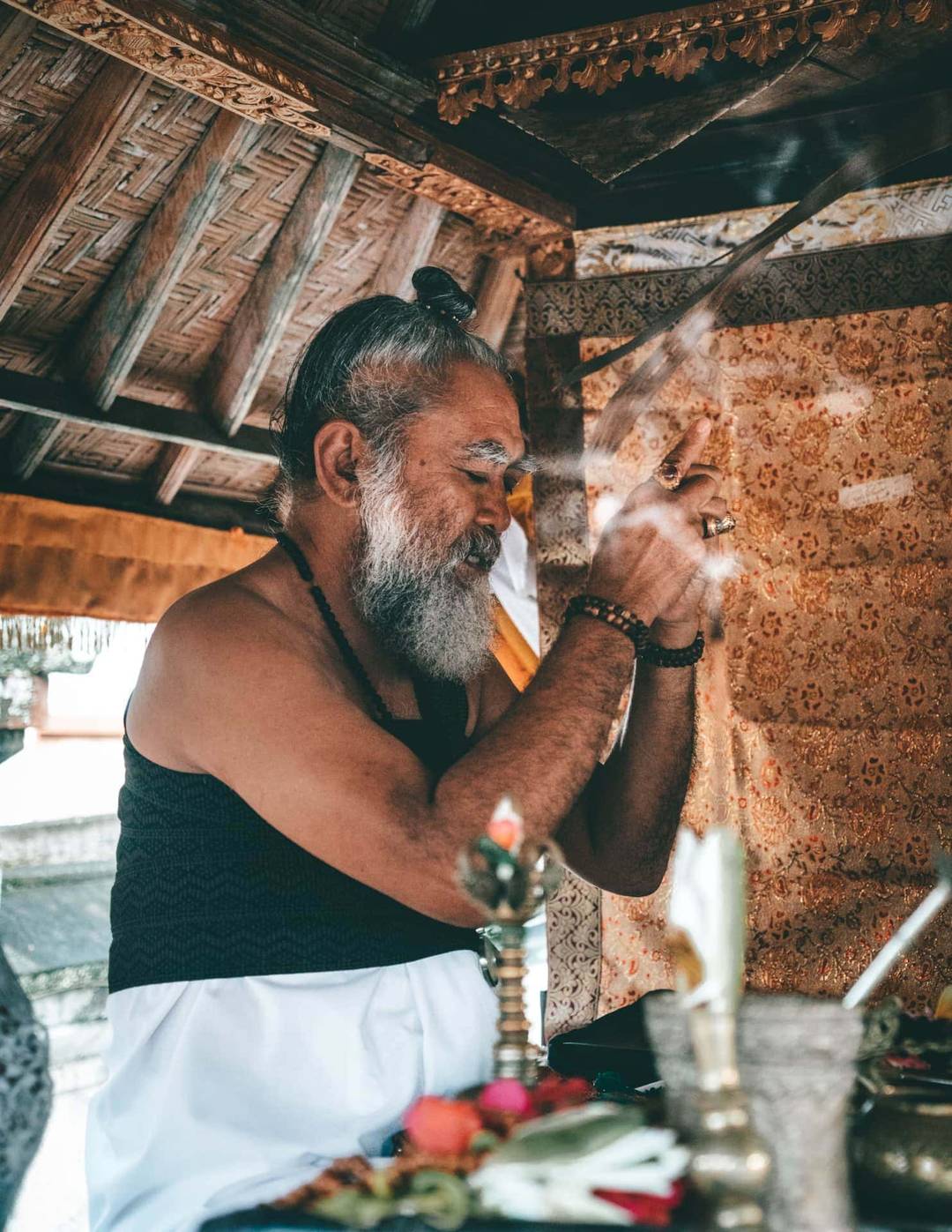 bali stay with locals ceremony