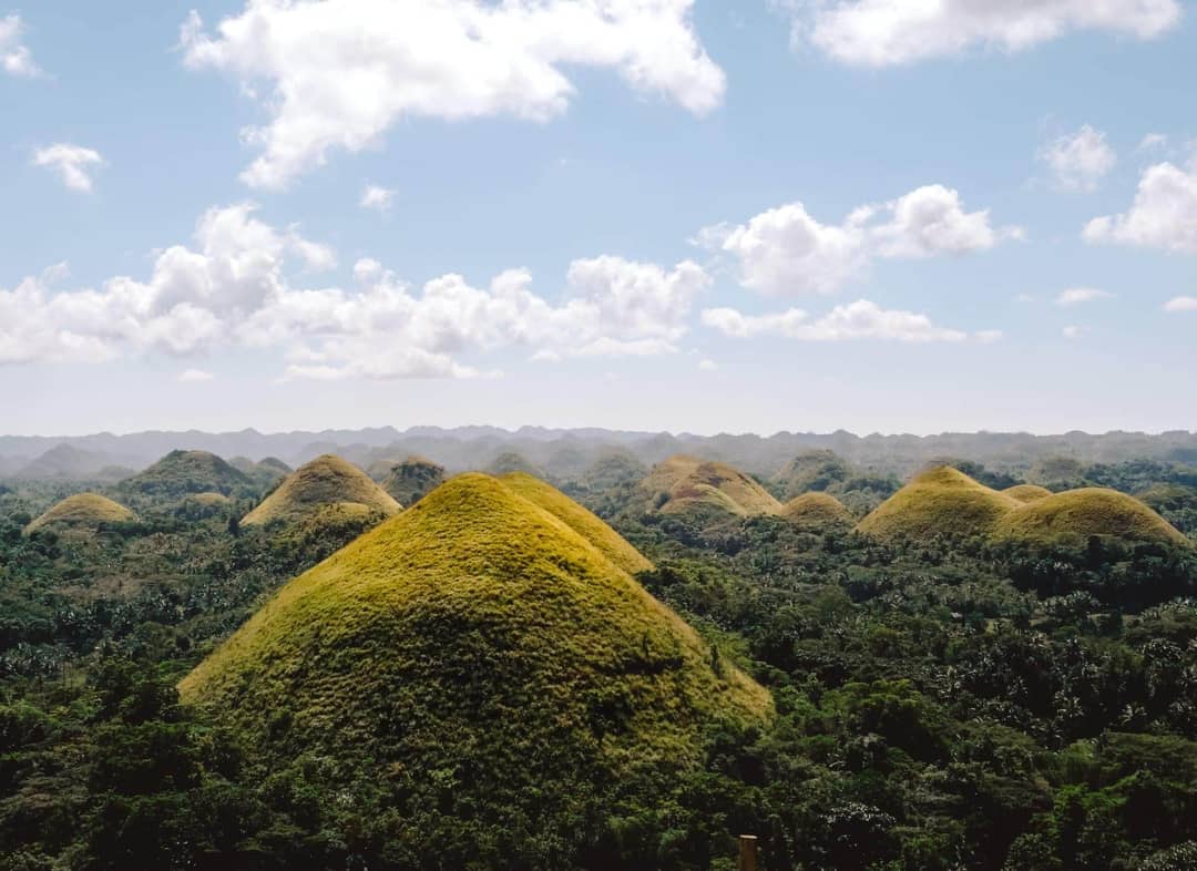 philippines travel guide chocolate  hills