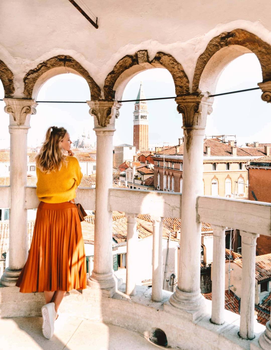 doen in veneti&euml; Scala Contarini del Bovolo uitzicht