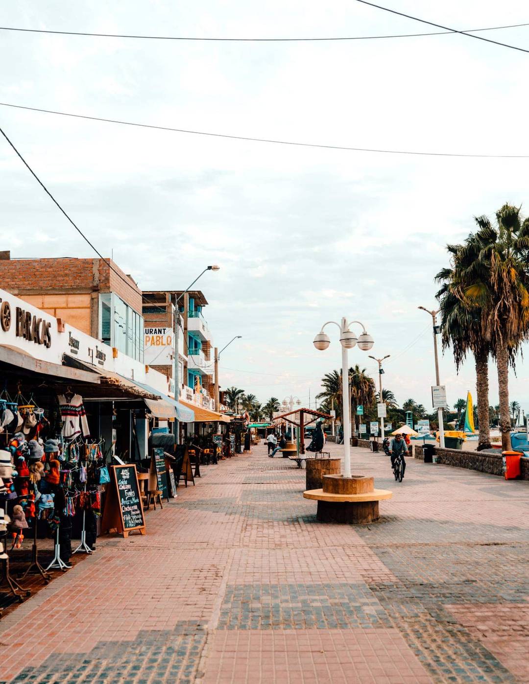 paracas boulevard Peru