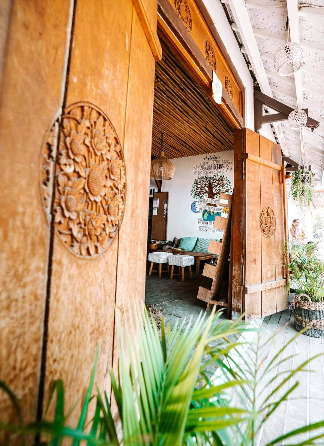 beach bar nusa lembongan