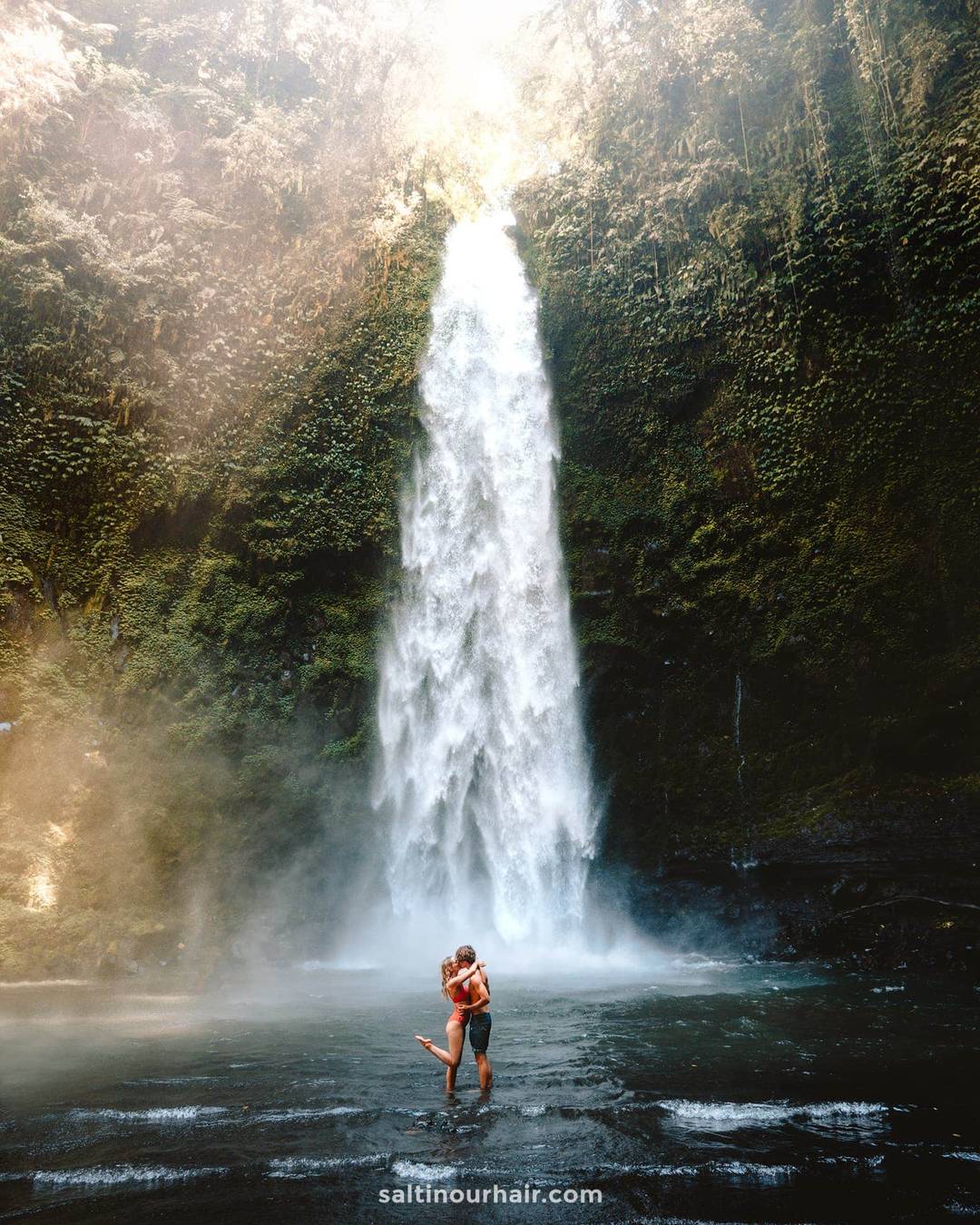 bali waterfalls couple
