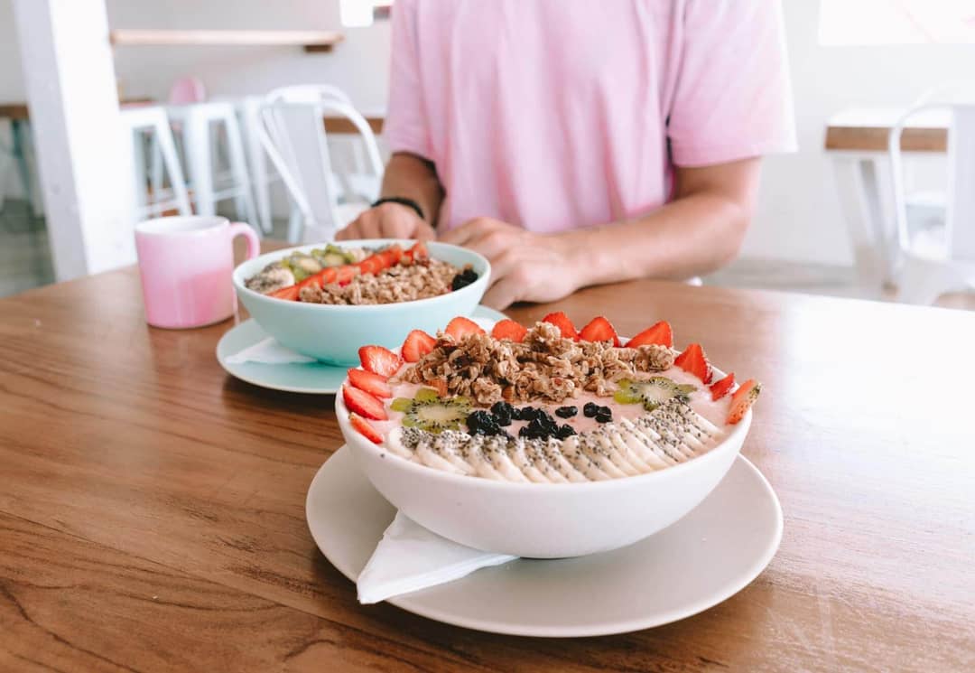 sustainable travel vegan food