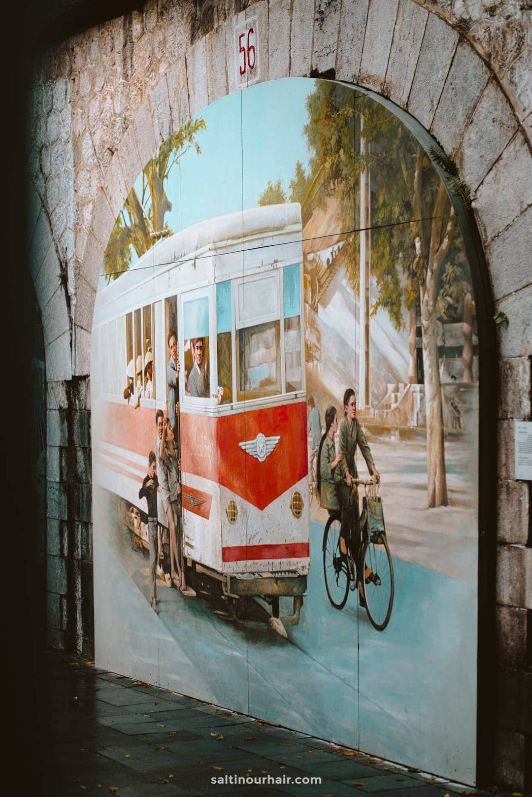 things to do hanoi mural art street
