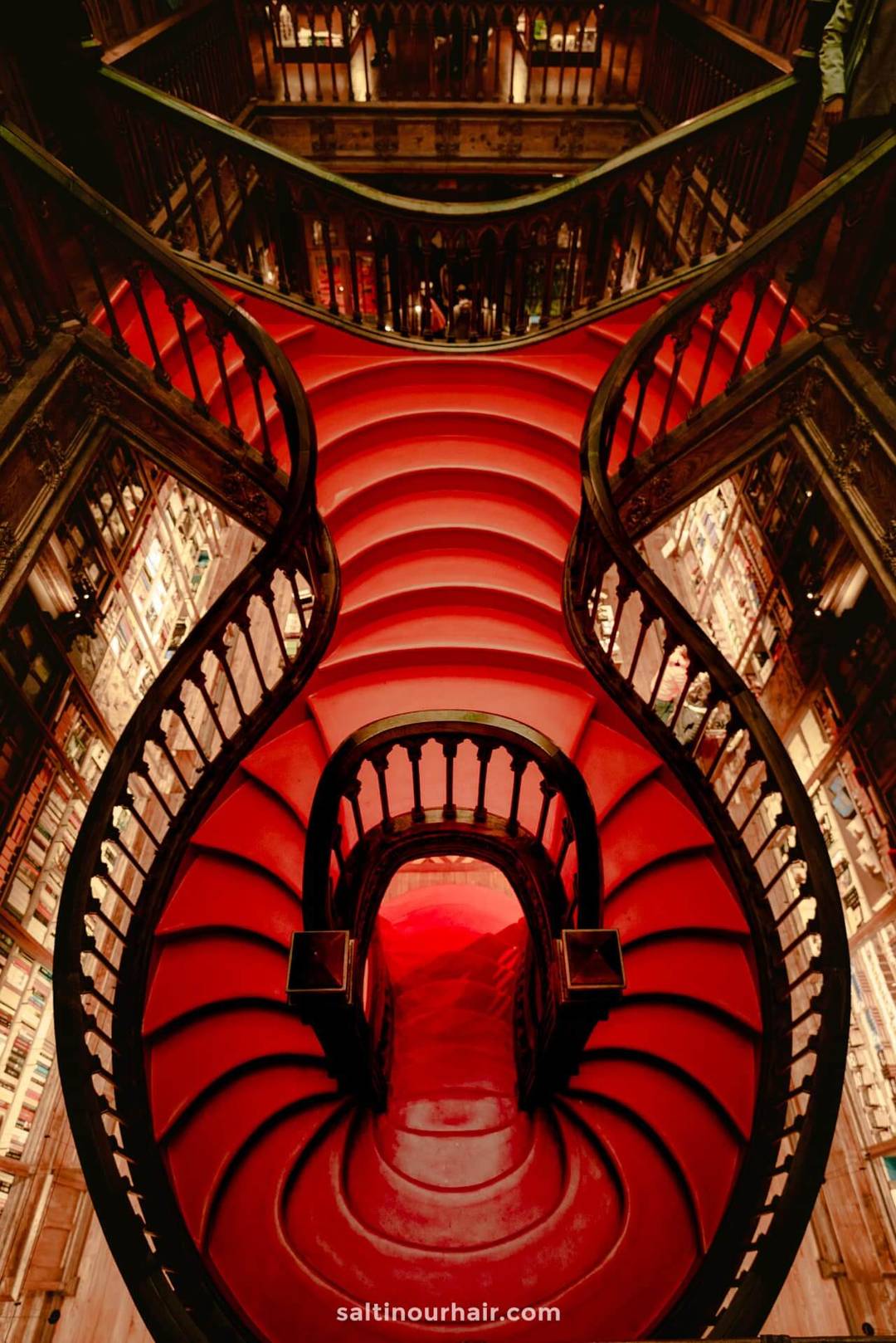 things to do porto portugal Livraria Lello bookstore