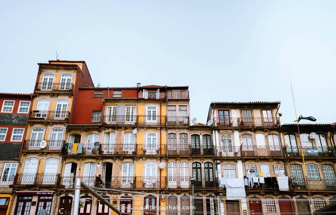 porto city trip Praca da Ribeira square