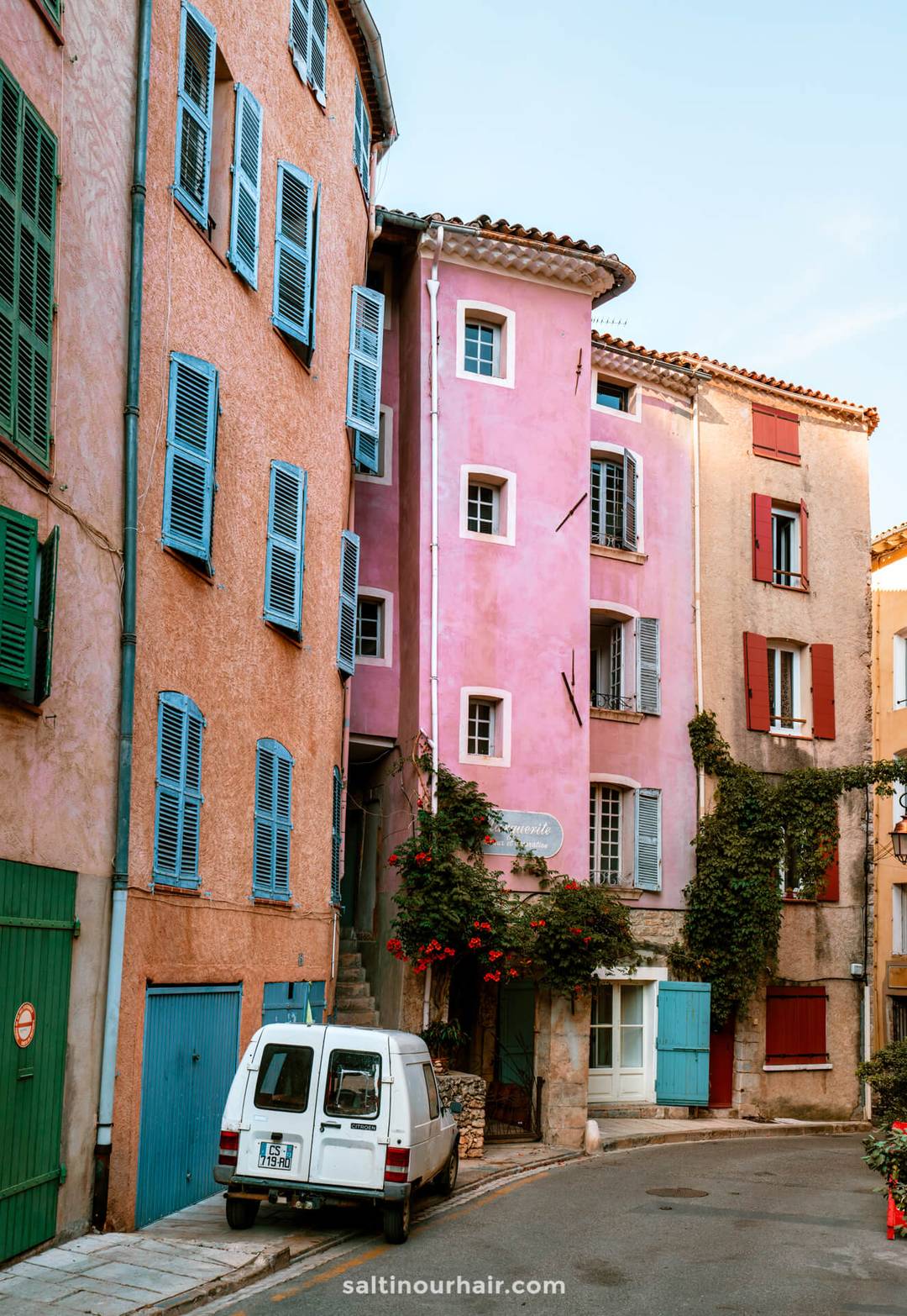 cotignac france provence village
