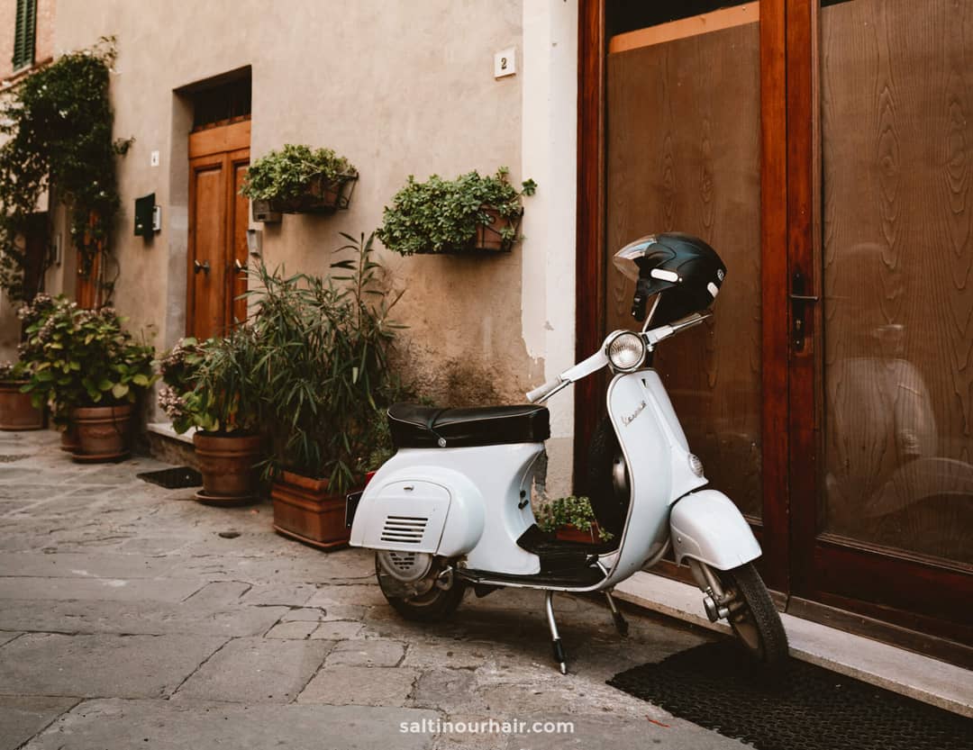 italy street vespa