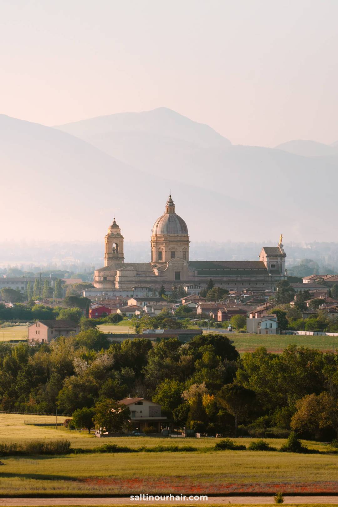heteluchtballon umbria itali&euml; kathedraal