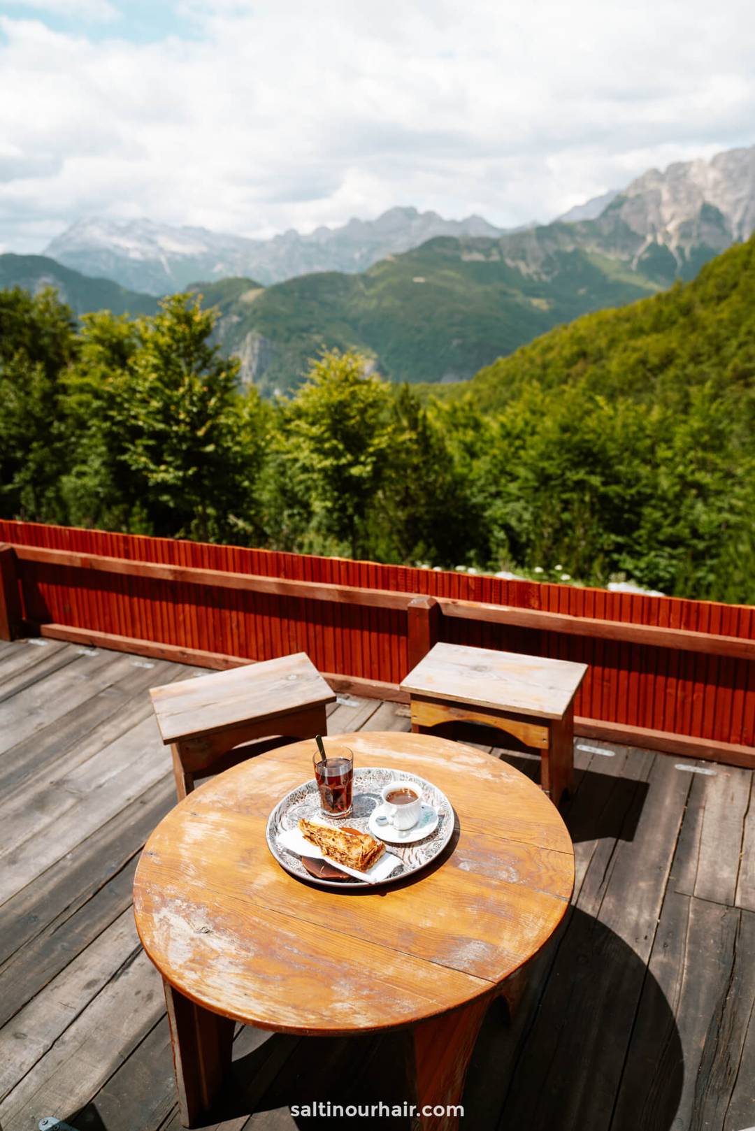 albani&euml; Theth Valbona piekwandeling caf&eacute;