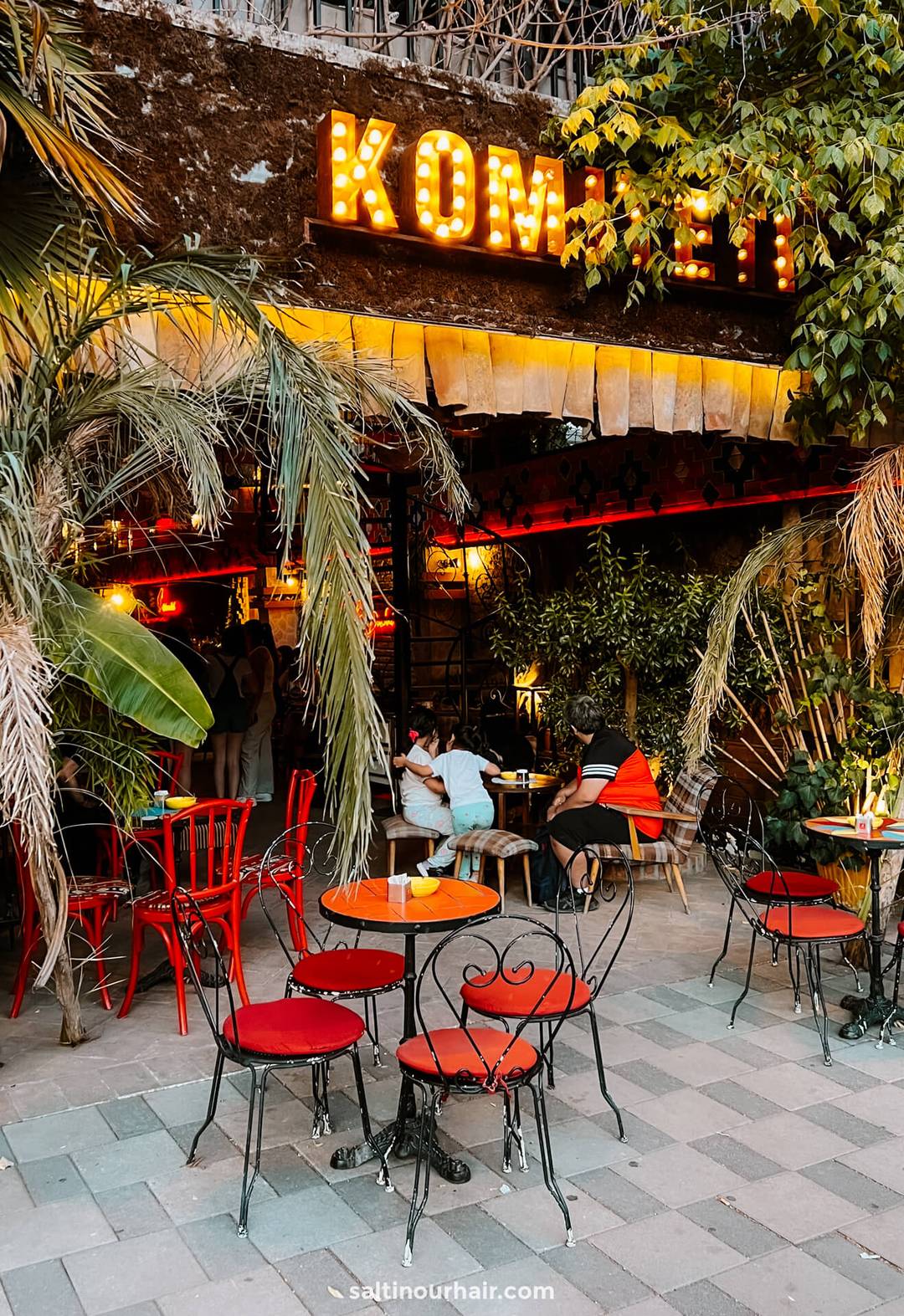 caf&eacute; tirana albani&euml;