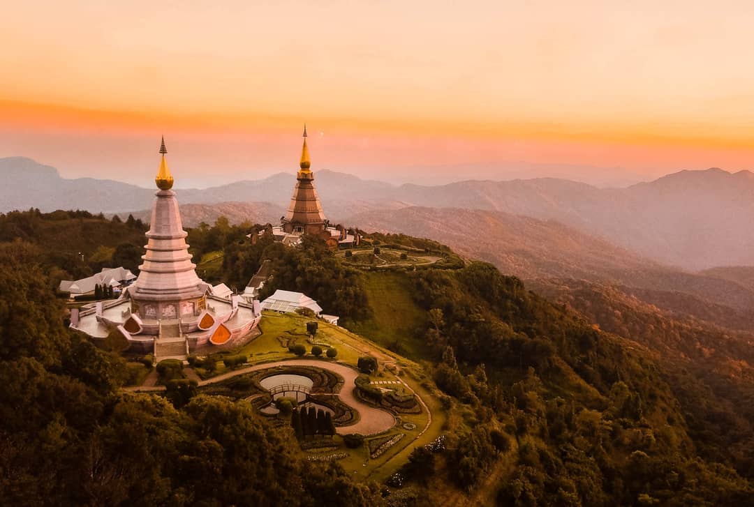 thailand doi inthanon Royal Twin Pagodas-zonsopgang