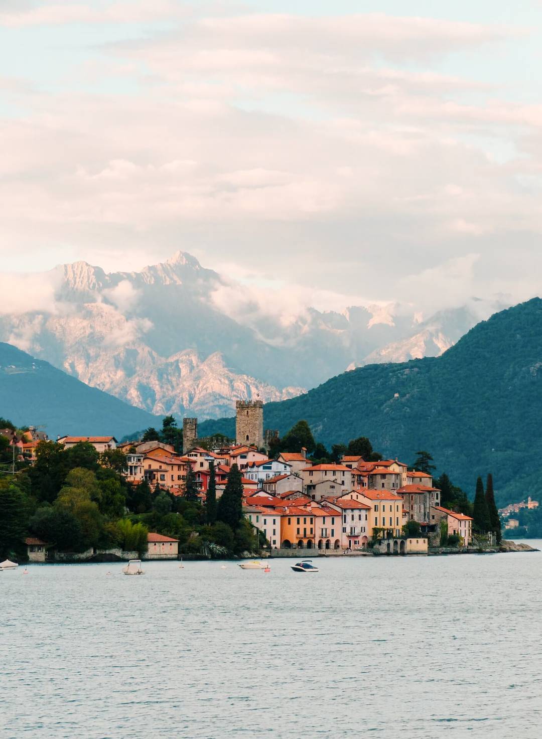 things to do lake como italy shopping Menaggio