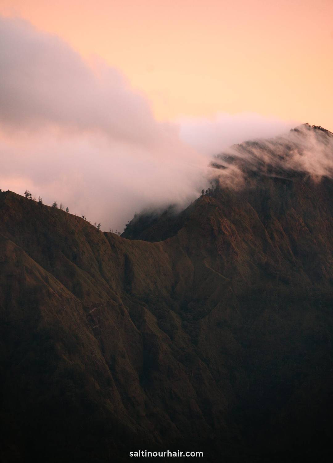 beklim de berg agung vulkaan bali zonsopgang