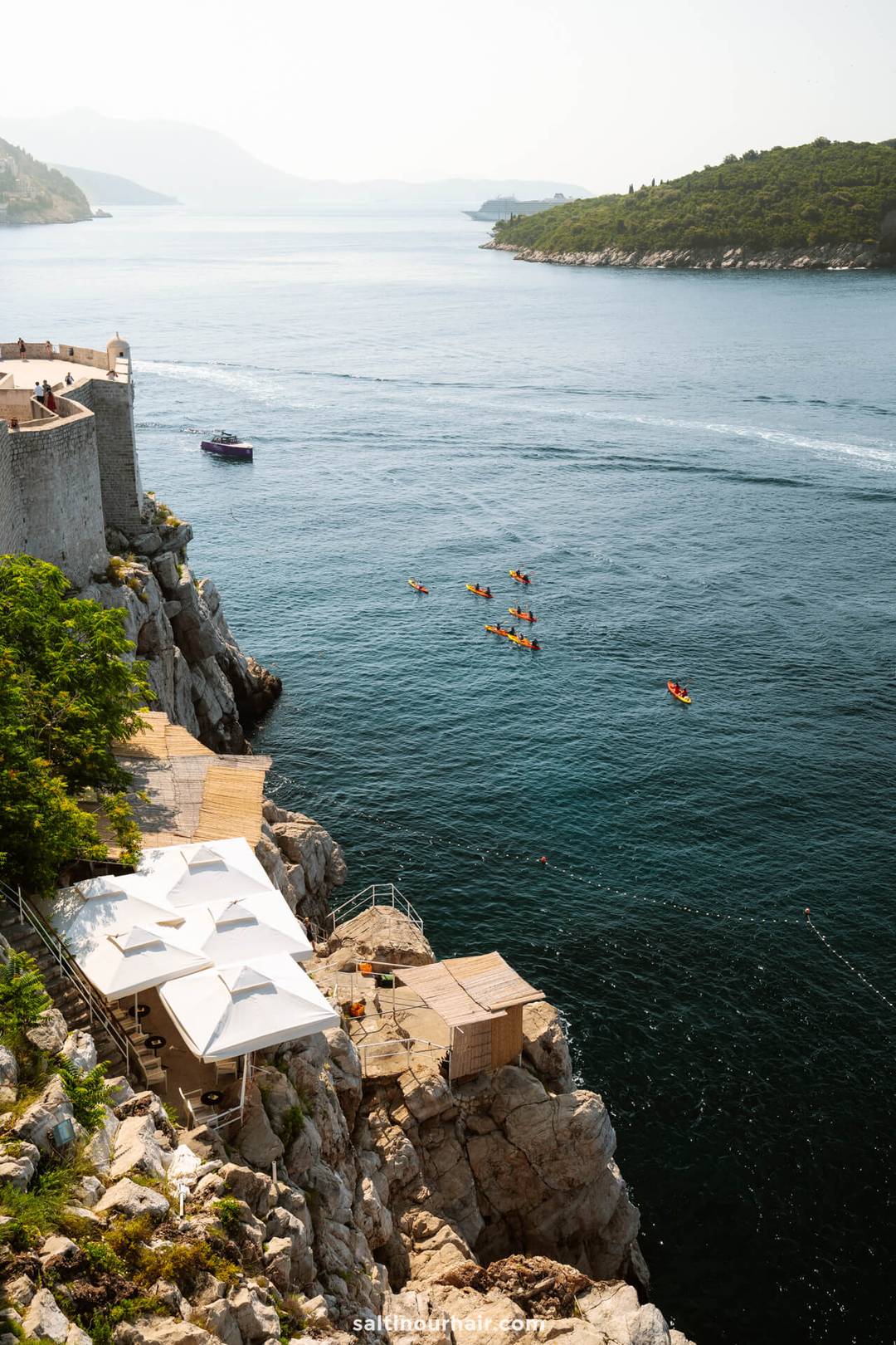 kroati&euml; kajakken strand stapelpoort