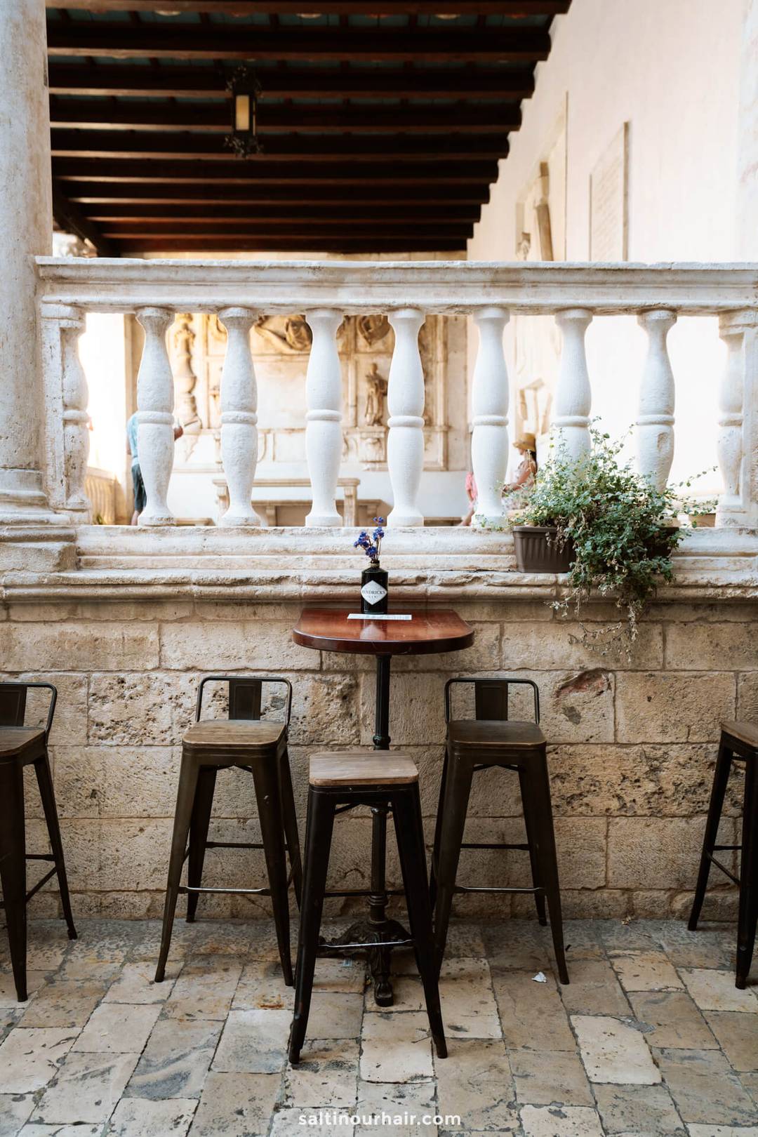 bar trogir croatia
