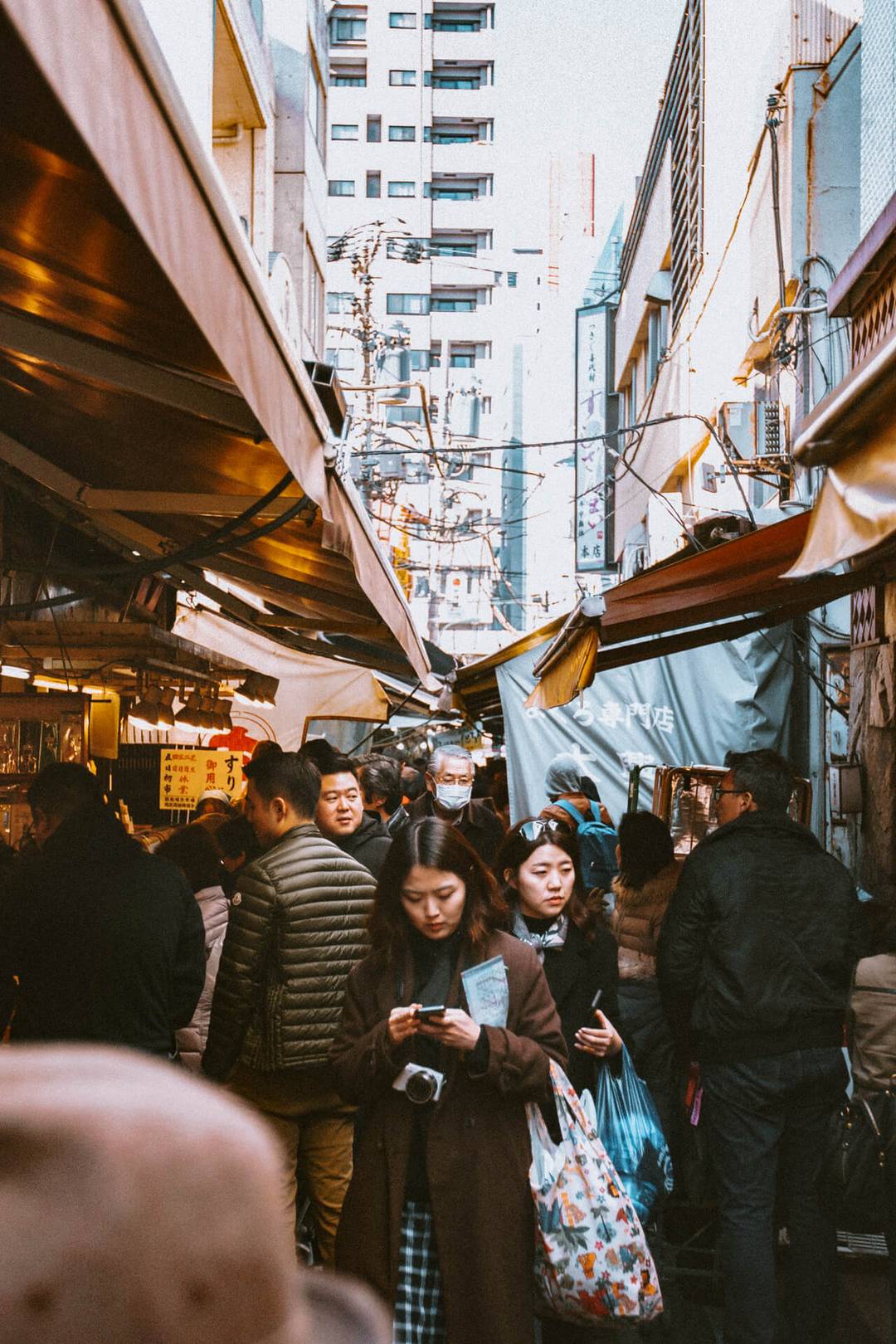 things to do in Tokyo tsukiji outer market