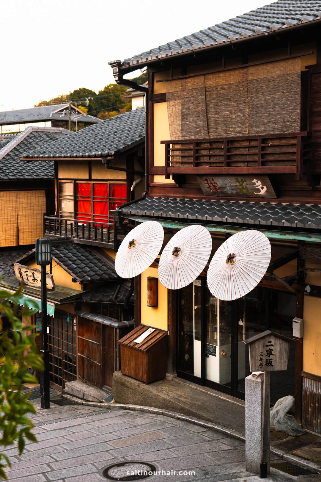 shop sannenzaka kyoto japan