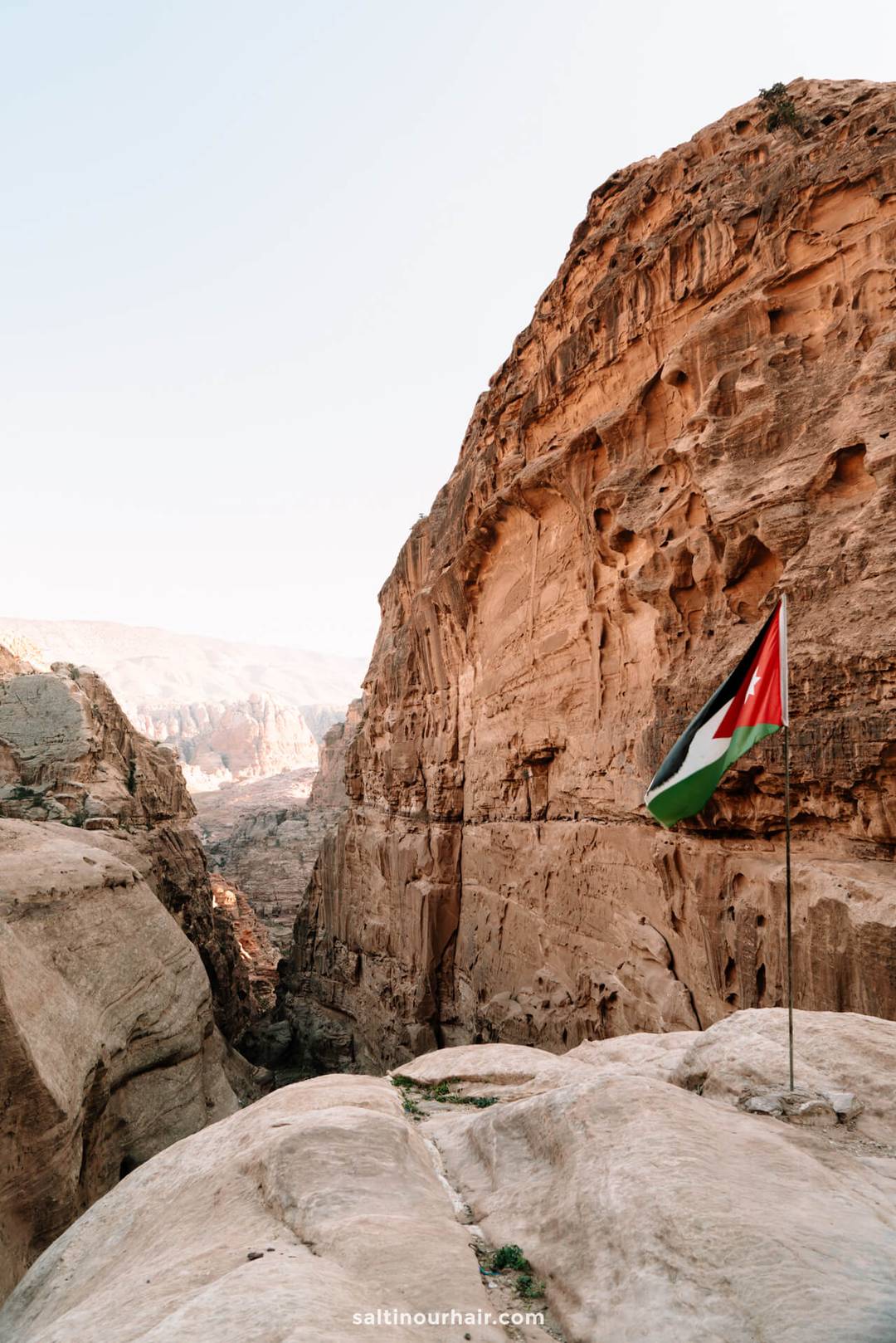 hike petra jordan