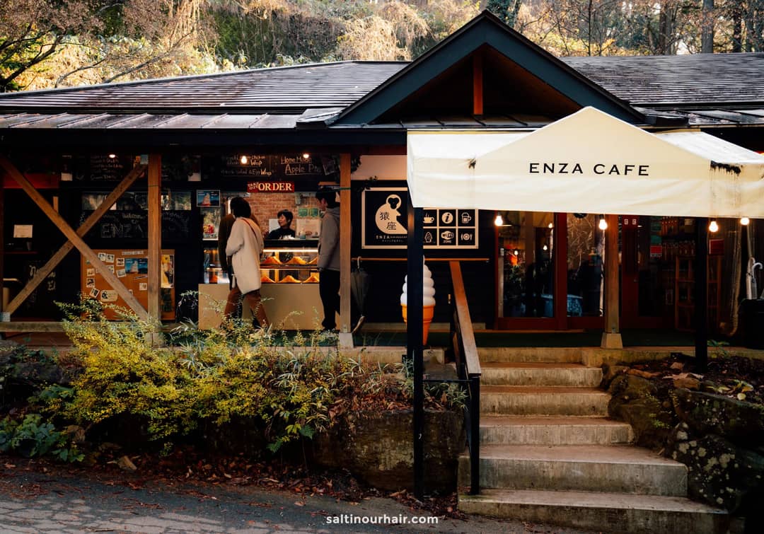 caf&eacute; bij sneeuwapen japan