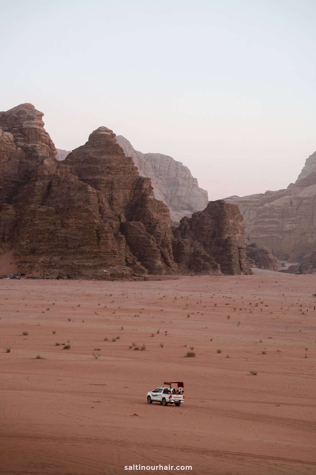 renting a car in Jordan wadi rum desert tour