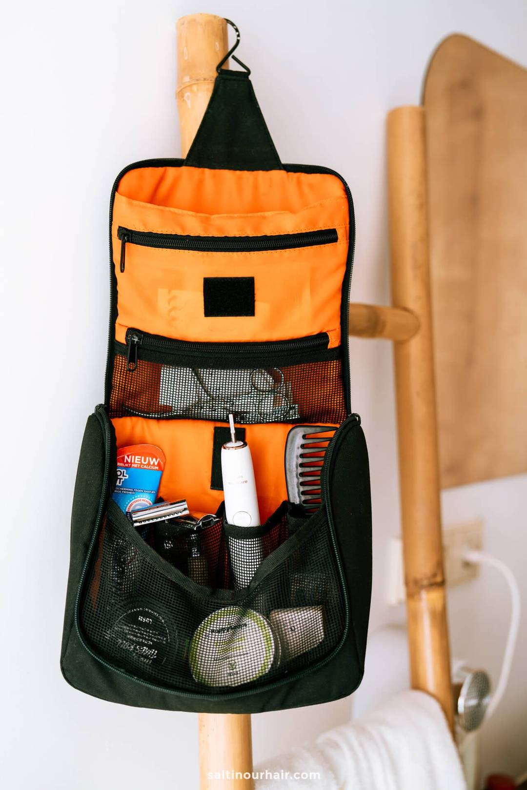 how to pack toiletry bag