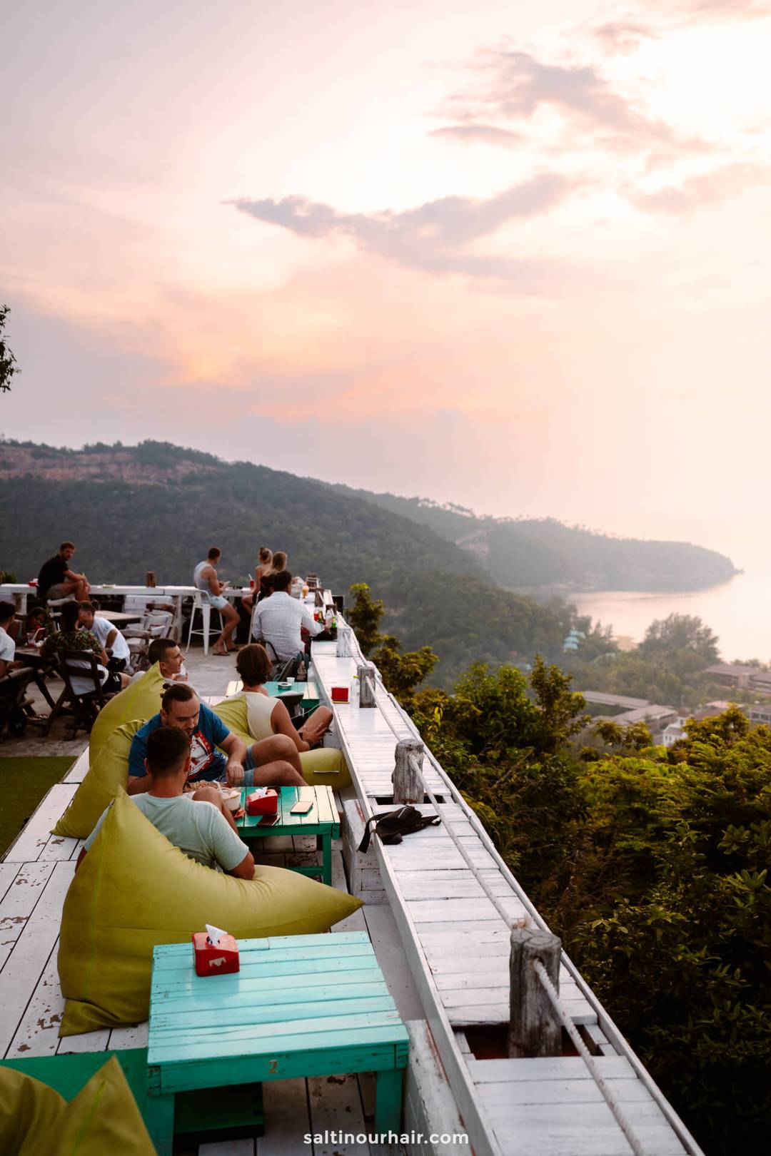 bekijk de zonsondergang bar dingen om te doen in Koh Phangan Thailand