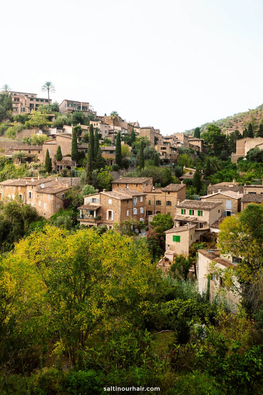 uitzicht stad deia mallorca