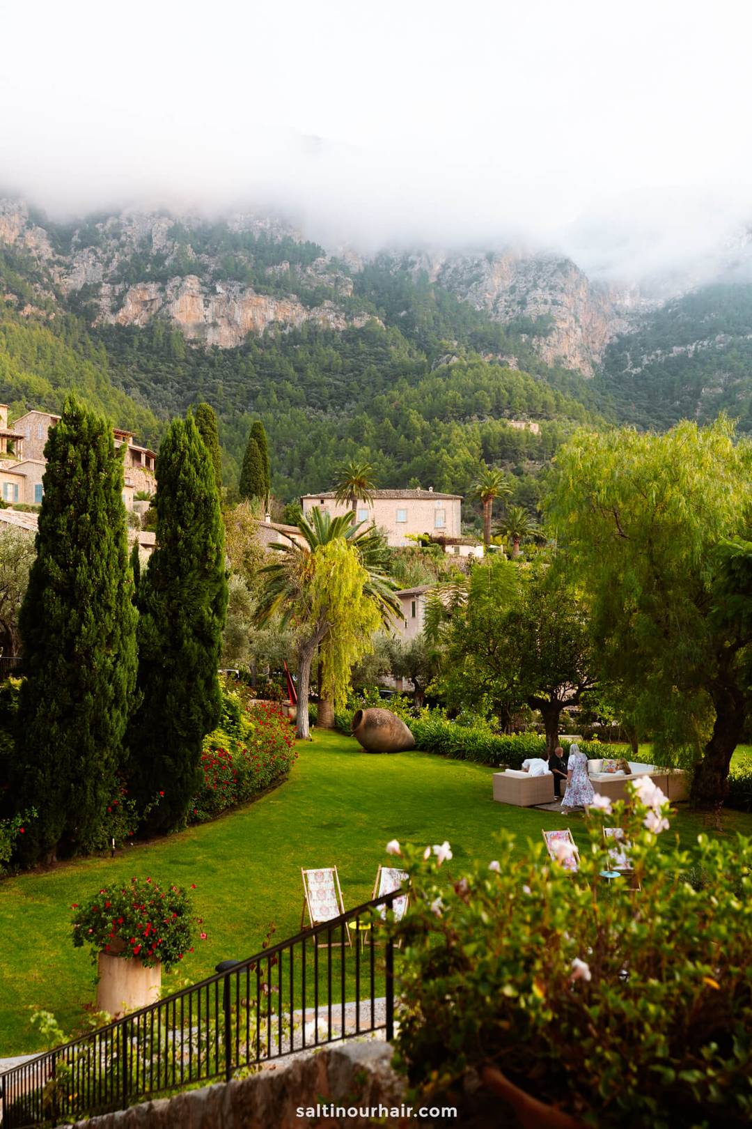 deia mallorca uitzicht mist