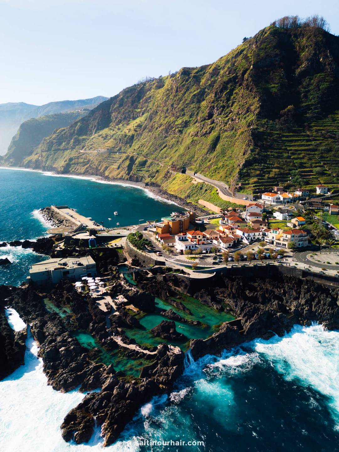 natuurlijke zwembaden porto moniz madeira drone view