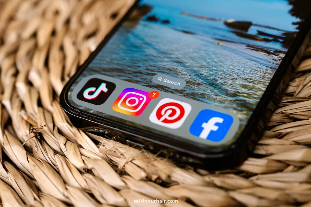 how to start a blog social media