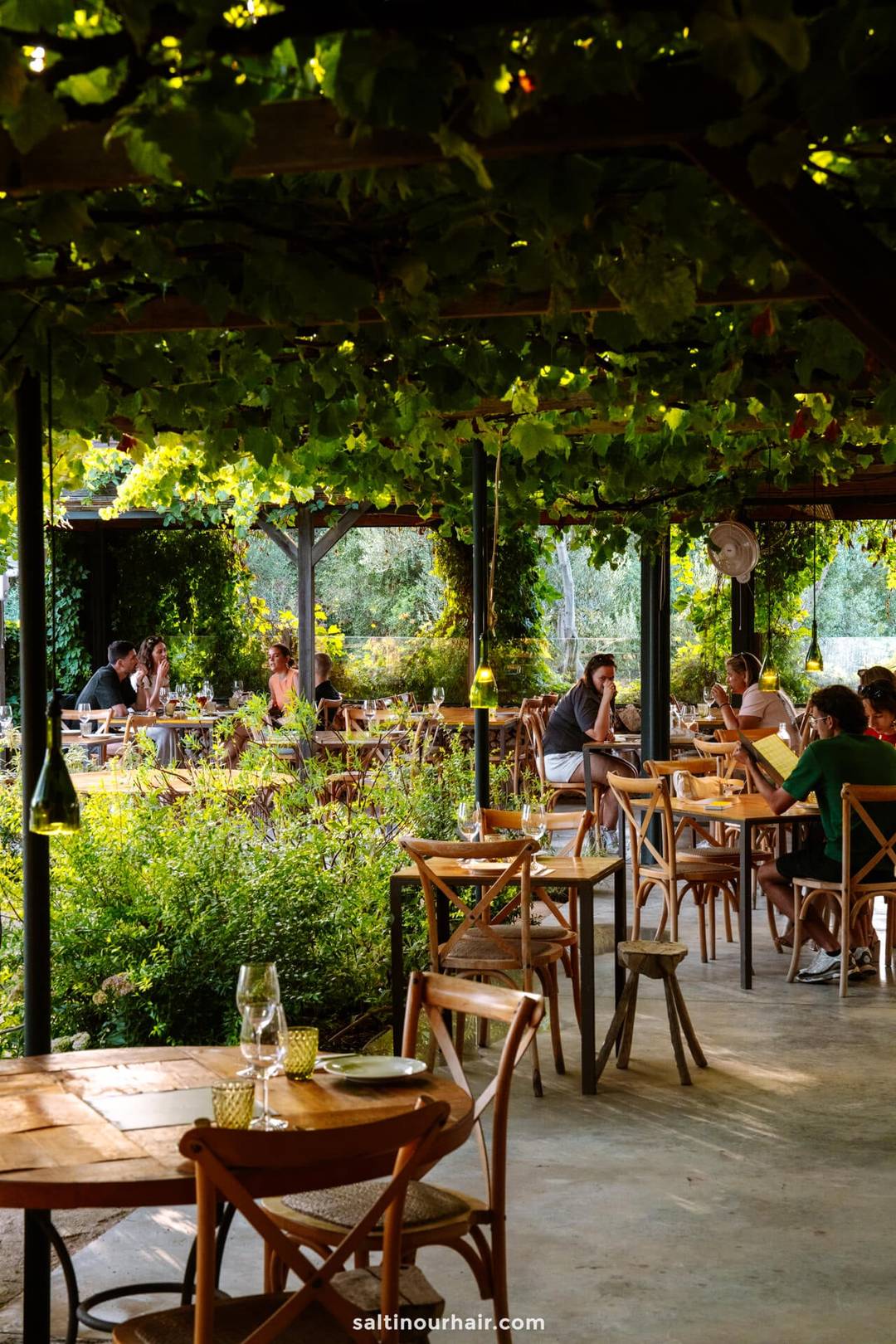 Bodegas Binifadet Restaurant tafels zonsondergang