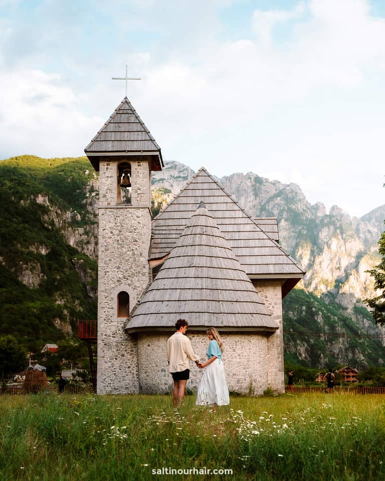 Theth: Het Mooiste Bergdorp in Albanië