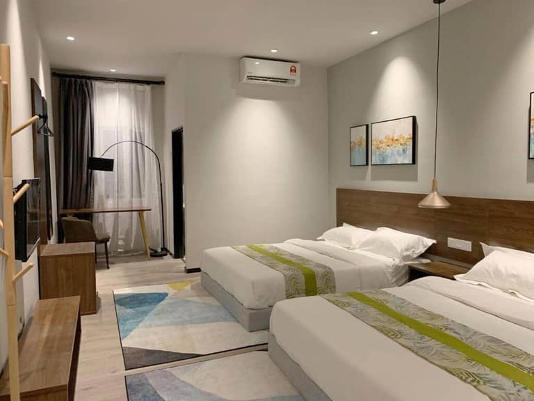 Cloud 9 Hotel